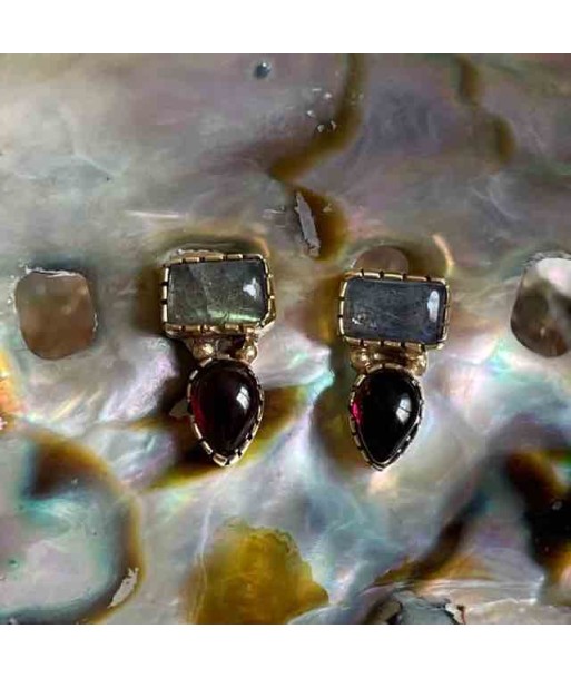 LONI Boucles d'oreilles Grenat et Labradorite chez Cornerstreet bien 