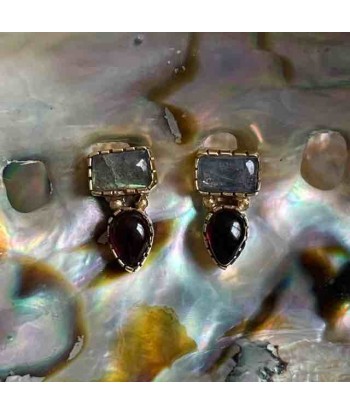 LONI Boucles d'oreilles Grenat et Labradorite chez Cornerstreet bien 